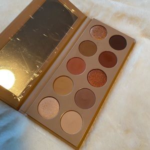 KKW Beauty eyeshadow palette